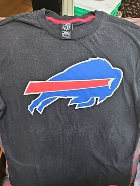 Official NFL Black Tee with Red Neck Trim Mens Sz S.